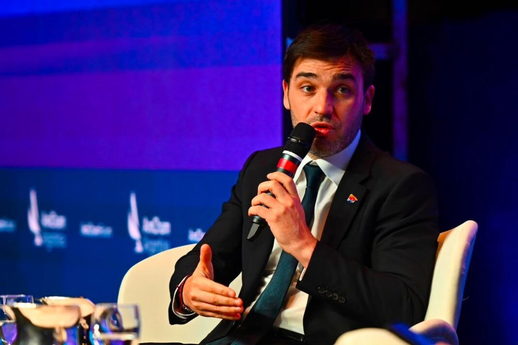 Ignacio Torres habla en el AmCham Energy Forum 2026