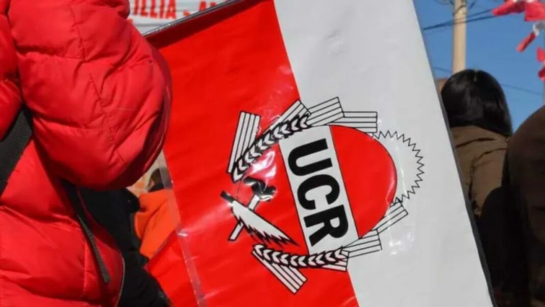 Sesión de la Convención Provincial de la UCR en Esquel
