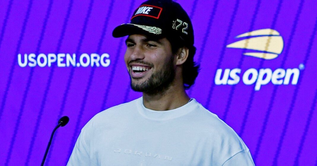 Carlos Alcaraz en la cancha durante el US Open