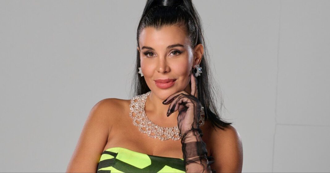 Charlotte Caniggia sonríe durante una entrevista tras su salida de Gran Hermano