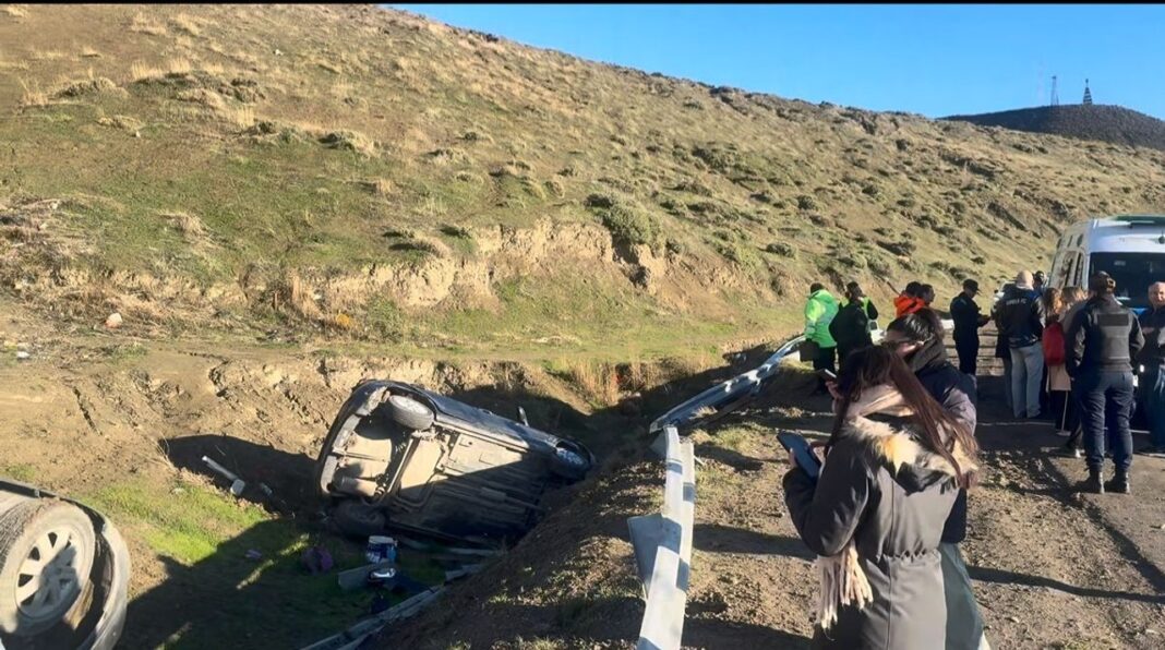 Vehículos volcados en la Ruta Nacional 3 en Comodoro Rivadavia