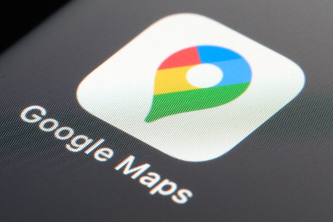 Interfaz de Google Maps mostrando una ruta con tránsito congestionado