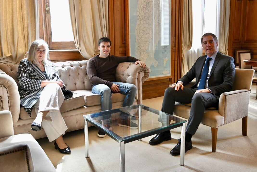 Reunión en Casa Rosada entre Diego Santilli, Ignacio Torres y Rolando Figueroa por la Zona Fría