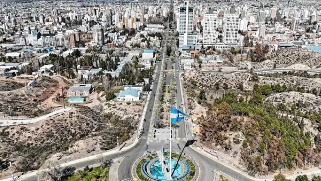 Vista del Paseo Costero sobre el río Neuquén durante la inauguración del nuevo tramo