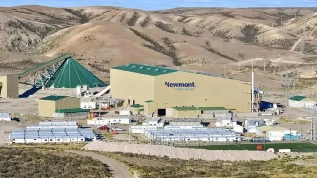 Yacimiento minero Cerro Negro operado por Newmont en Santa Cruz