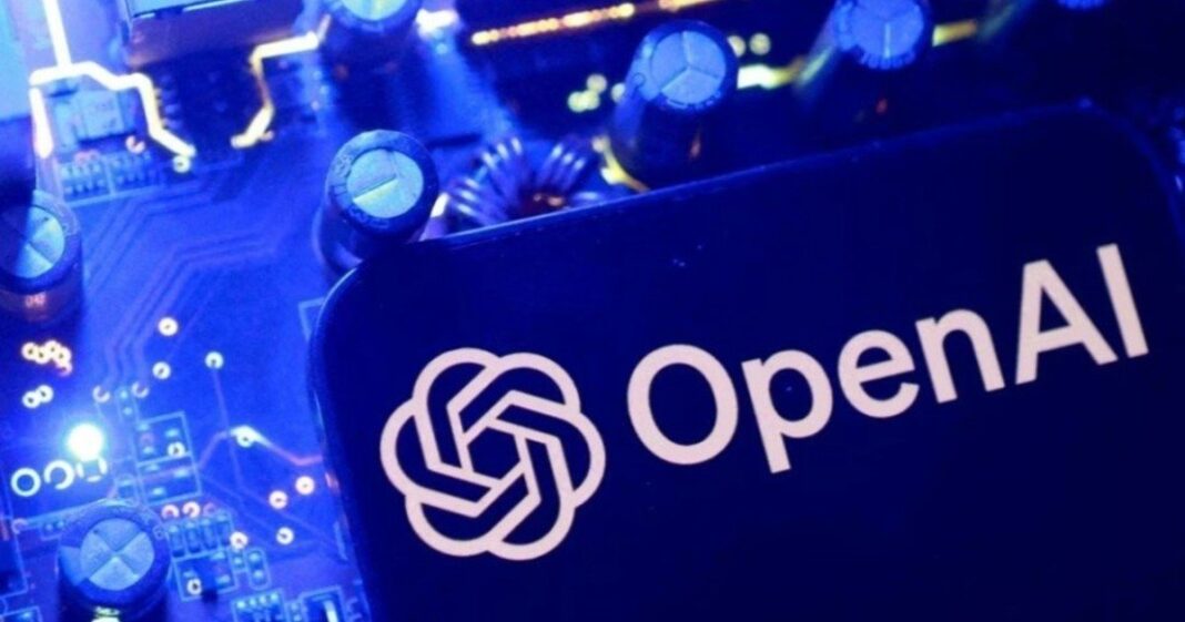 Logo de OpenAI en una pantalla