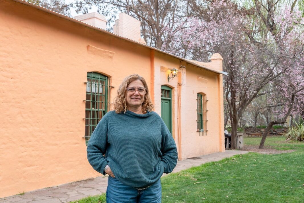 Fachada de la casa galesa de 1910 que alberga la Posada Los Mimbres en Gaiman, Chubut