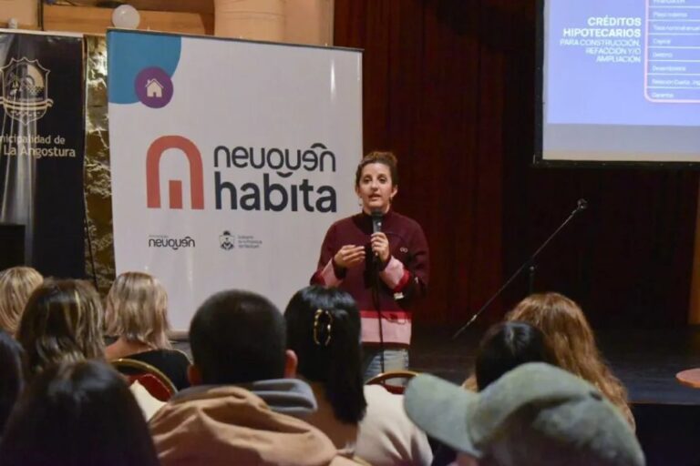 Presentación de los créditos hipotecarios no bancarios del programa Neuquén Habita en Villa La Angostura