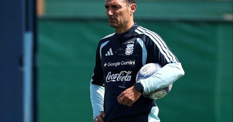 Lionel Scaloni durante la práctica de la Selección Argentina en Ezeiza