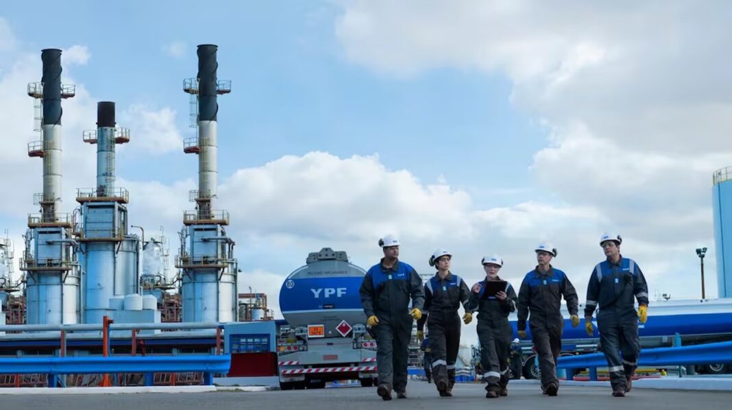 Logotipos de YPF, SLB, Halliburton y Baker Hughes
