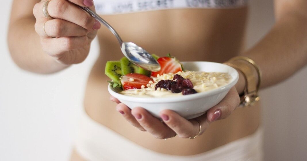 Especialistas advierten sobre publicaciones en redes que promocionan alimentos GLP-1