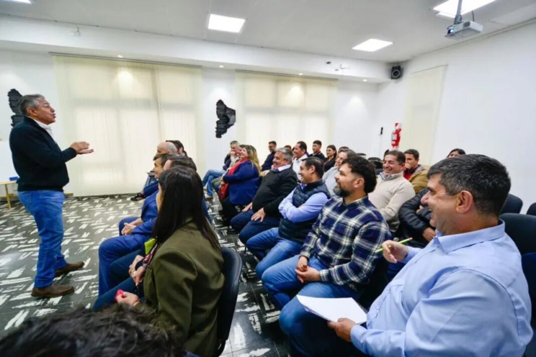 Gobernador Rolando Figueroa durante la presentación del Presupuesto 2027 en Chos Malal