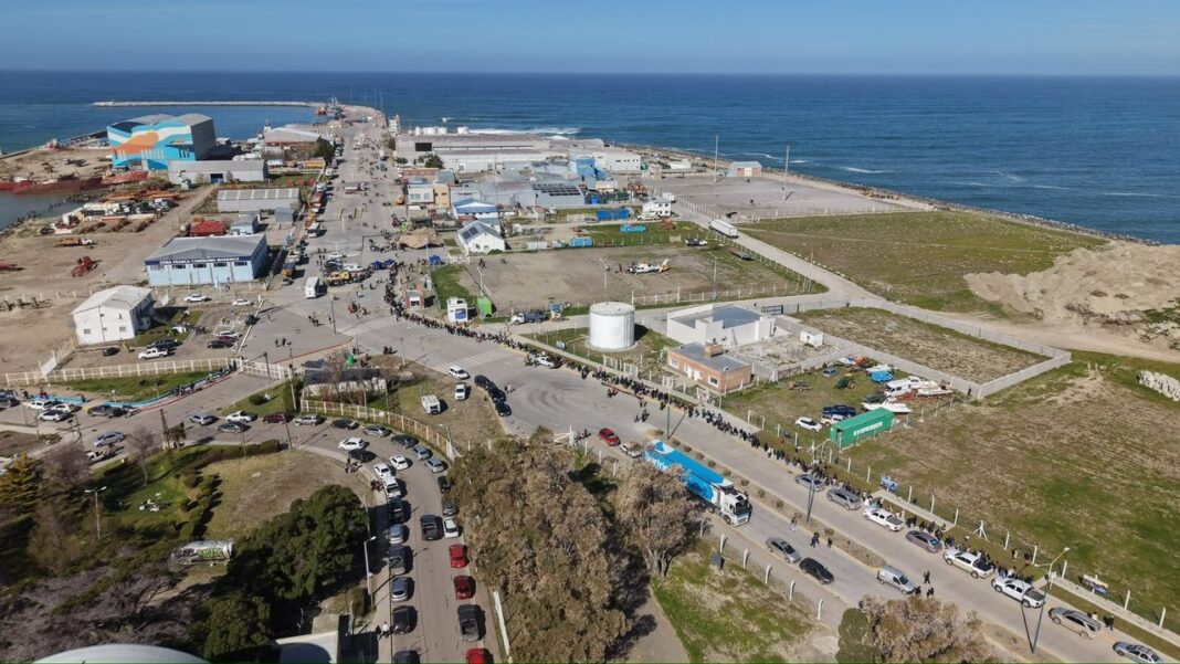 Vista del muelle Antonio Morán en Comodoro Rivadavia durante los actos por su 30° aniversario