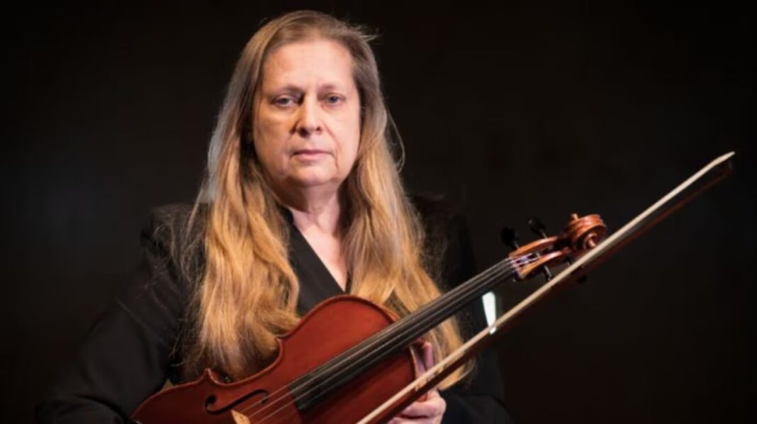 Penélope Knuth, violista estadounidense de la Orquesta de Cámara de Chile