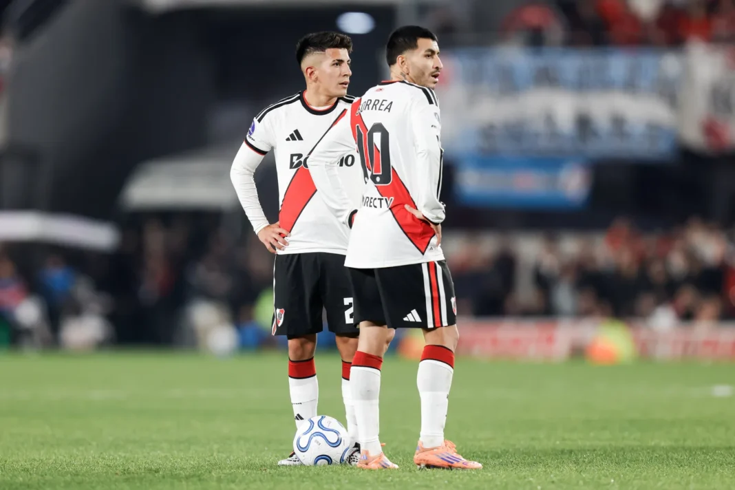 Jugadores de River Plate celebrando un gol en un partido de la temporada 2026